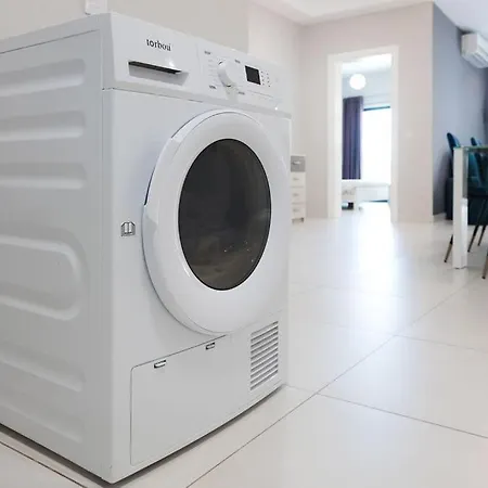 High End 2 Bedroom St Julians Appartamento *