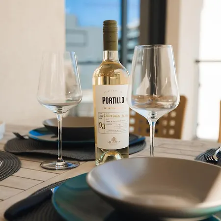 High End 2 Bedroom St Julians Appartamento