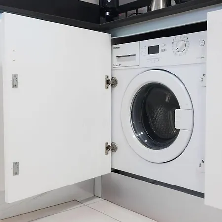 High End 2 Bedroom St Julians 아파트 *