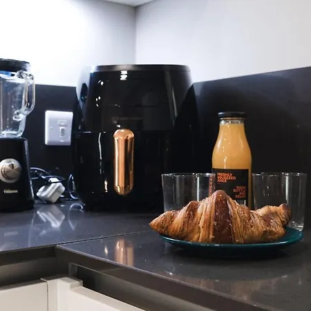 High End 2 Bedroom St Julians * San Ġiljan