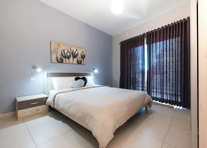 High End 2 Bedroom St Julians Апартаменты